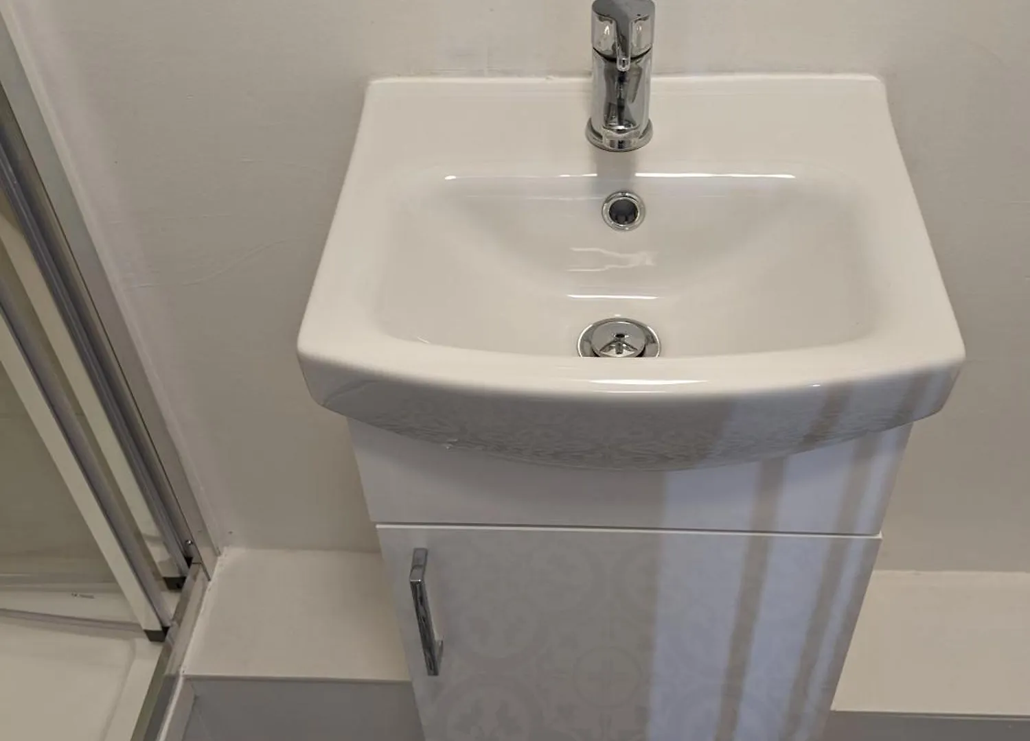 No 25 Comfort And Convenience Ensuite London W7 0*,